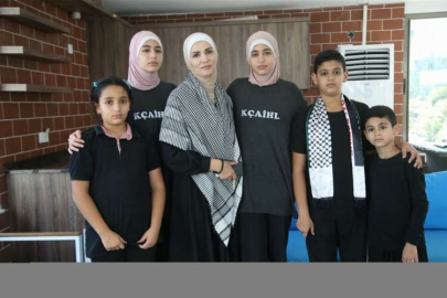 Antalya'da yaşayan Filistinli aile, hiç görmedikleri ülkelerine gitmek istiyor