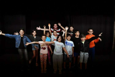 Mersin Şehir Tiyatrosu yeni yeteneklere kapılarını açtı