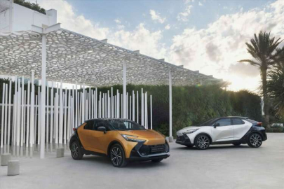 Toyota C-HR Hybrid'in yeni nesli Türkiye'de satışa sunuldu