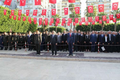 Adana'da 10 Kasım Atatürk'ü anma töreni yapıldı