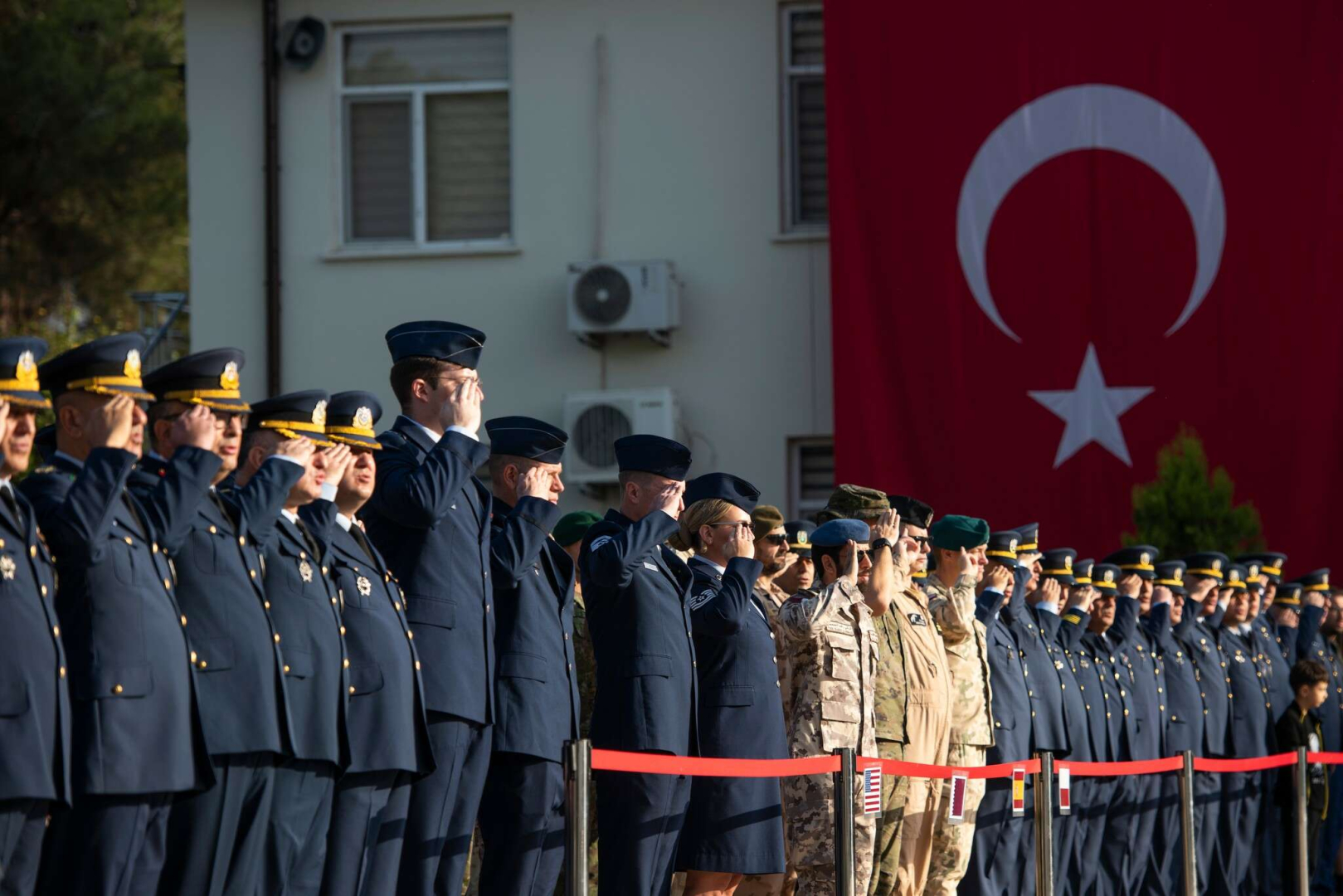 ABD'li askerlerden 10 Kasım Atatürk'ü anma paylaşımı3