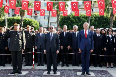 Adana’da 9’u 5 geçe hayat durdu