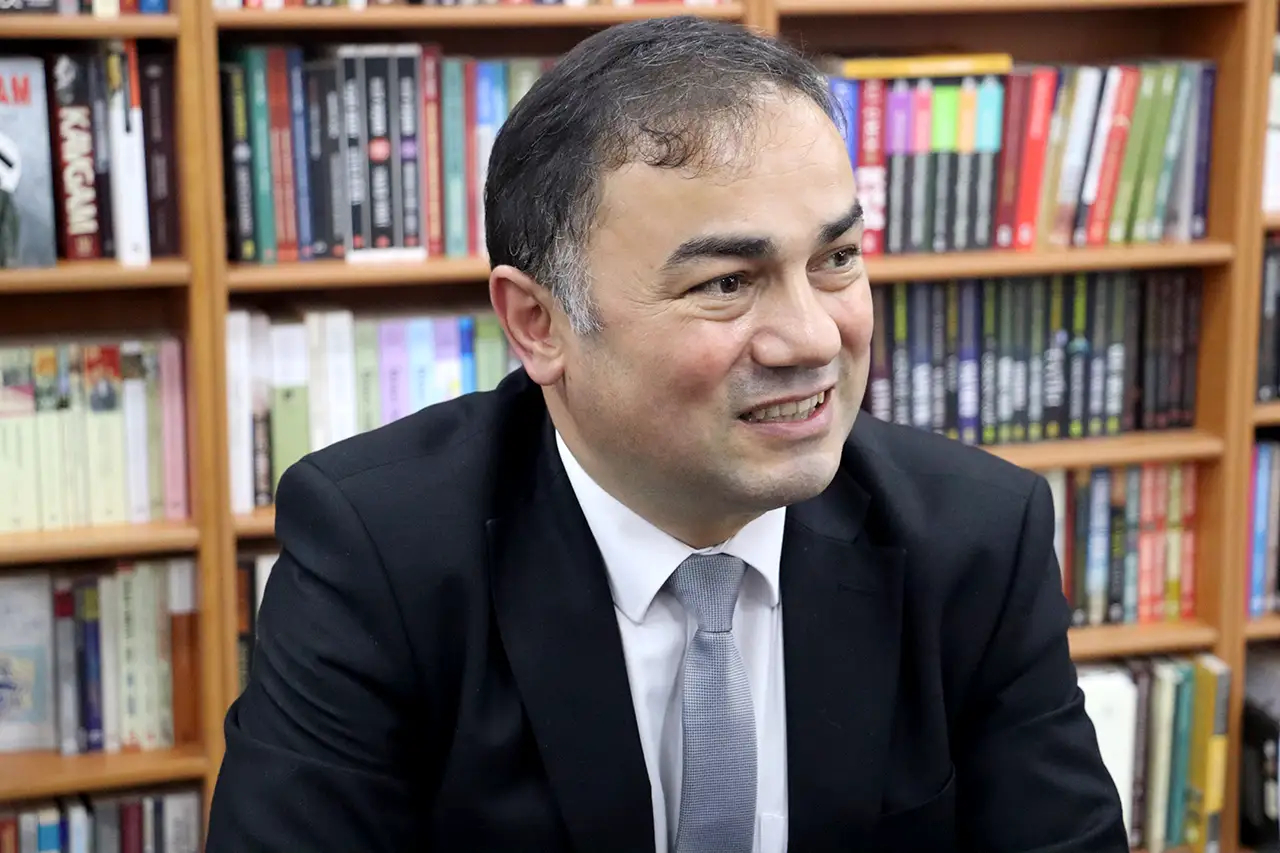 Dr. Çetin Oranlı'nın imza gününe yoğun ilgi 3