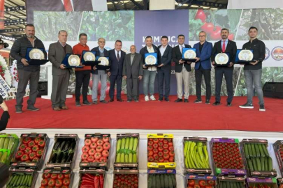 Kumluca'da hal sezonu açıldı