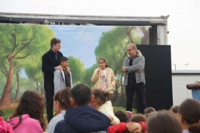 DOB'un "Şekeronya" müzikali Hatay'da depremzede çocuklarla buluştu