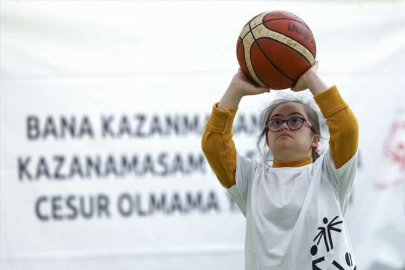 Toyota Türkiye "3 Aralık Dünya Engelliler Günü" için özel sporcularla maça çıktı