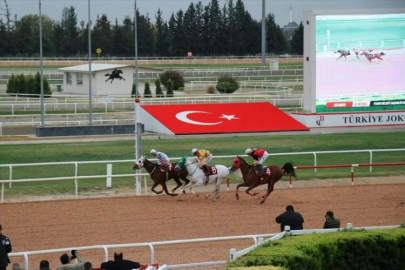 Adana'da "Pozantı Belediye Başkanlığı Koşusu" yapıldı