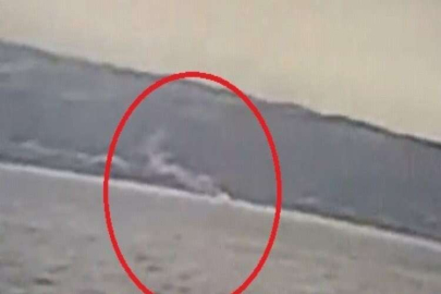 Deprem anında denizin ortasından duman çıkmış