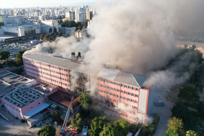 Kağıt fabrikasındaki yangın havadan görüntülendi