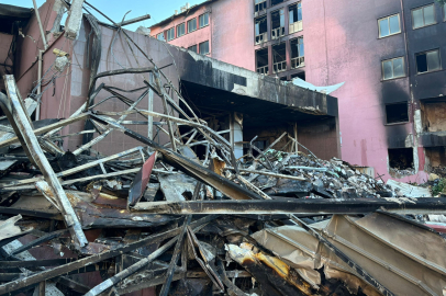 Adana’da yanan iki hastanenin tekrar hastane olarak yapılması isteniyor