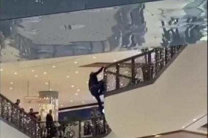 Maltepe'de intihar girişimi: AVM'nin 3'üncü katından atladı