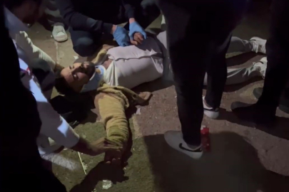 Mersin'de yeni yıl konserinde havaya atılan genç düşerek hastanelik oldu