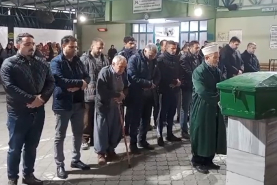 Mersin'de komşusu tarafından öldürülen anne ve oğlu toprağa verildi