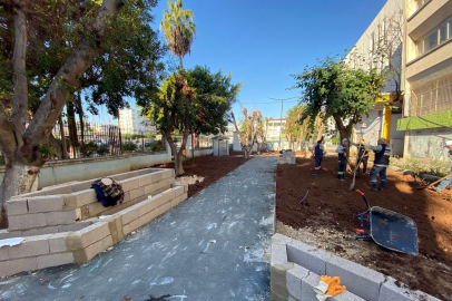 Akdeniz'de park ve yeşil alanlar yenileniyor