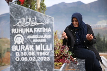 Depremde hayatını kaybeden AA muhabiri Burak Milli, mezarı başında anıldı