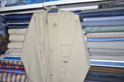 Şırnak'ta aşiret düğünlerinin vazgeçilmez kıyafeti "Şal şepik",  5 ila 20 bin lira arasında satılıyor