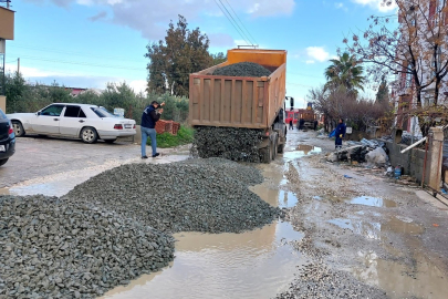 Hatay Büyükşehir Belediyesi ekipleri, yaşanan 125 su taşkını vakasına müdahale etti