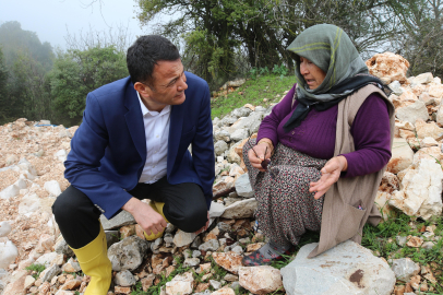 Kaş'ta bir camiyi su bastı, küçükbaş hayvanlar telef oldu