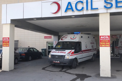 Ayvacık’ta ticari araç kamyonete çarptı: 2’si ağır 5 yaralı