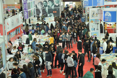 Adana'da "Çukurova 16. Kitap Fuarı'na katılan yayınevleri okurların ilgisinden memnun