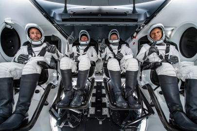 Dragon kapsülü, Uluslararası Uzay İstasyonu'na kenetlendi