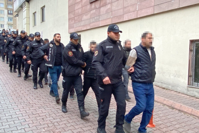 PÖH destekli operasyonda yakalanan zehir tacirleri adliyede