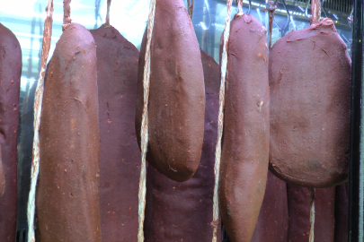 Erciyes'te kayak sezonu pastırma satışlarını artırdı