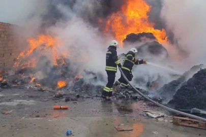 Tekirdağ'da geri dönüşüm tesisi alevlere teslim oldu