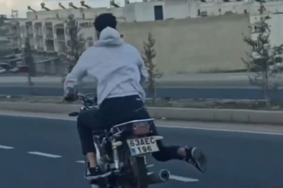 Şanlıurfa'da motosiklet sürücüsü trafiği tehlikeye attı