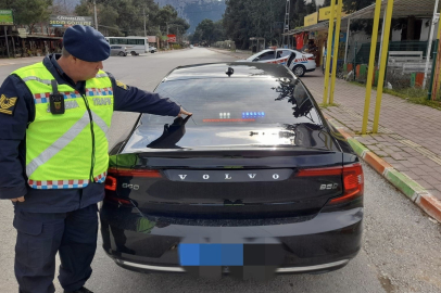 Antalya'da usulsüz çakar cezası: 64 bin 390 TL