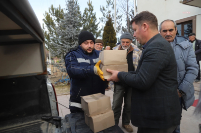 Eskişehir Büyükşehir Belediyesi arı yetiştiricilerine arı keki dağıtıyor