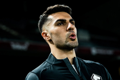 Zeki Çelik Kimdir? Kariyeri, Milli Takım Performansı ve Transfer Detayları