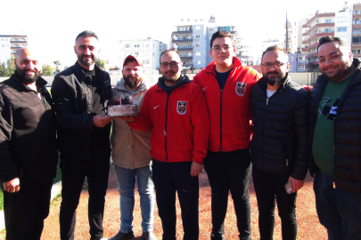 A Milli Takım Yardımcı Antrenörü Şahin’e memleketinde doğum günü sürprizi