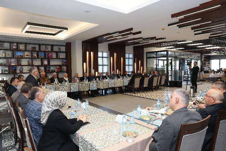 Büyükşehir Belediye Başkanı Dr. Memduh Büyükkılıç KAYSERİ