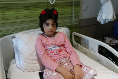 Hastanedeki Aysima okula dönmeyi Bekliyor: Öğretmenim olsun istiyorum
