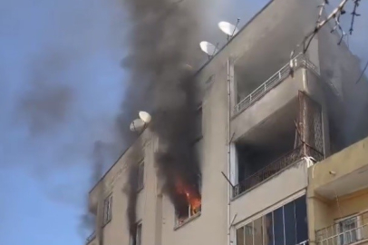 Mersin'de apartman yangını: Alevler kameraya yansıdı