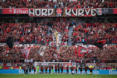 Bayer Leverkusen, Stuttgart'ı 3-2 mağlup ederek Almanya Kupası'nda yarı finale yükseldi!