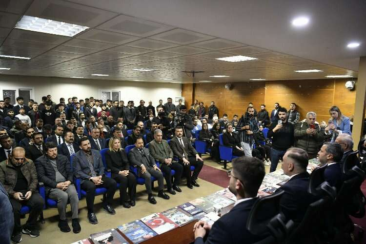 Cumhur İttifakı Adayı Kocaispir Adana Ülkü Ocakları'nı ziyaret etti 3