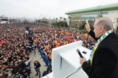 Cumhurbaşkanı Erdoğan: "Yıl sonuna kadar deprem bölgesinde 200 bin konutun teslimini tamamlayacağız"
