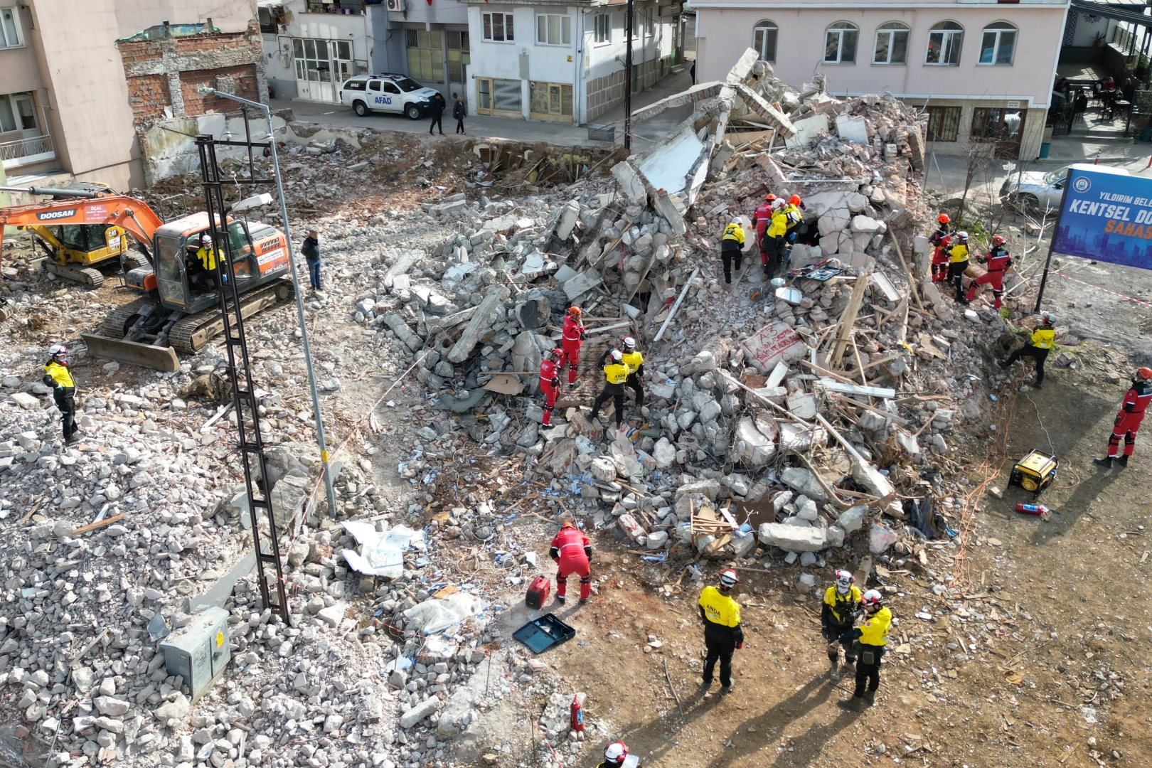 Bursa'da nefes kesen deprem tatbikatı