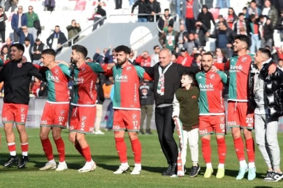 Karşıyaka ile Turgutluspor arasındaki kritik derbi heyecanı! İşte detaylar...