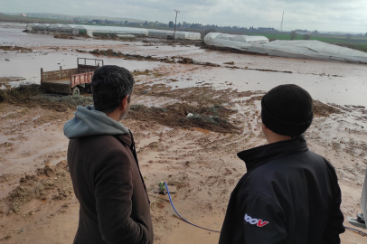 Şanlıurfa'da sağanak yağış sonrası kırsal mahalleler sel suları altında