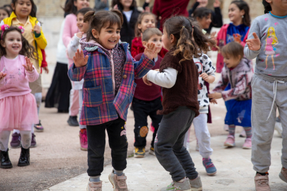 Aileler, sanal gerçekliğin sınırlarını çocuklarıyla birlikte keşfetti