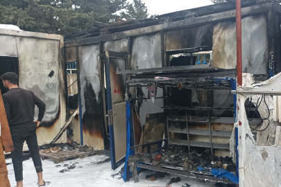 Hatay’da şantiyede işçilerin kaldığı konteynerlerde yangın