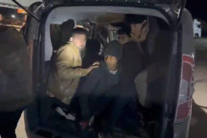 Balıkesir'de göçmen kaçakçılığı 30 göçmen ve 2 organizatör yakalandı