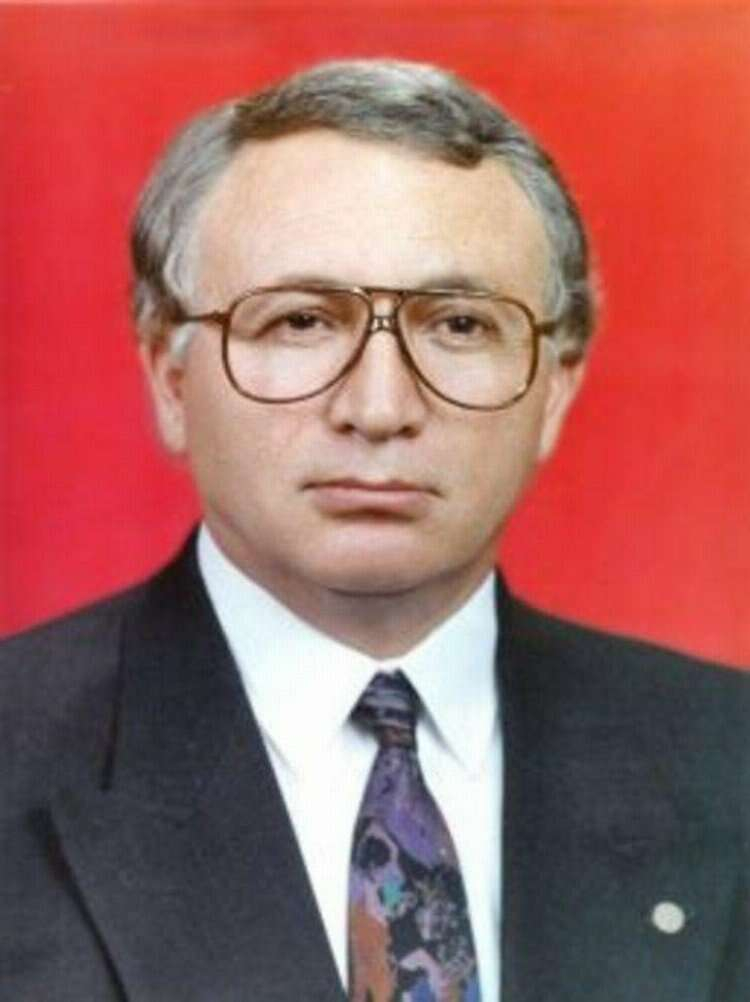 Eczacı Mehmet Açıkgöz