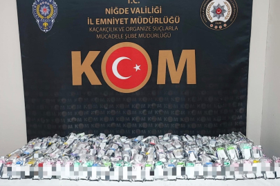 Sigara kaçakçıları polisten kaçamadı