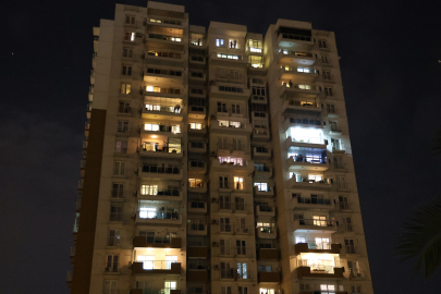 Karşıyaka'da habersiz yapılan asansör ve dış cephe ihaleleri site sakinlerini kızdırdı