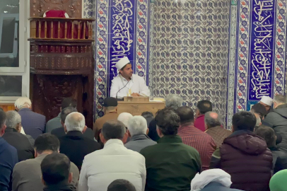 Depremin vurduğu Osmaniye’de Berat Kandili dualarla idrak edildi