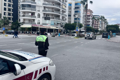 Mersin’de iş yerinden cep telefonu hırsızlığı: 2 şüpheli gözaltında